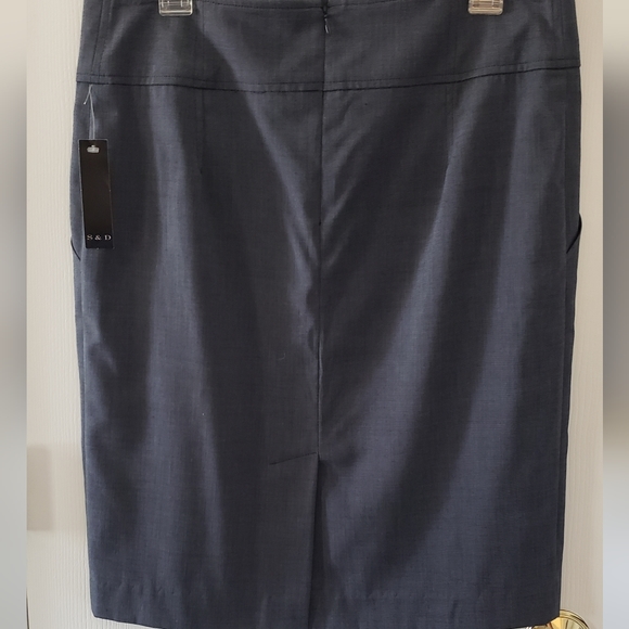 Skirt - Picture 2 of 2